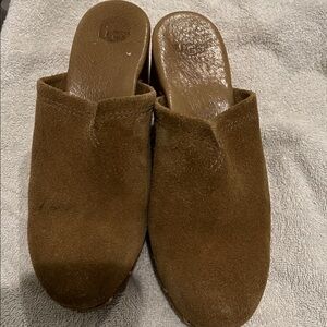 UGG "Gael" Suede Mule